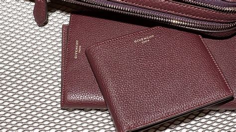Chic and Functional: The Must-Have Wallets for Every Fashionista Chic and Functional: The Must-Have Wallets for Every Fashionista