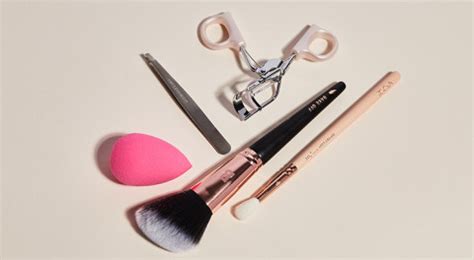 5 Essential Beauty Tools Every Makeup Lover Should Own