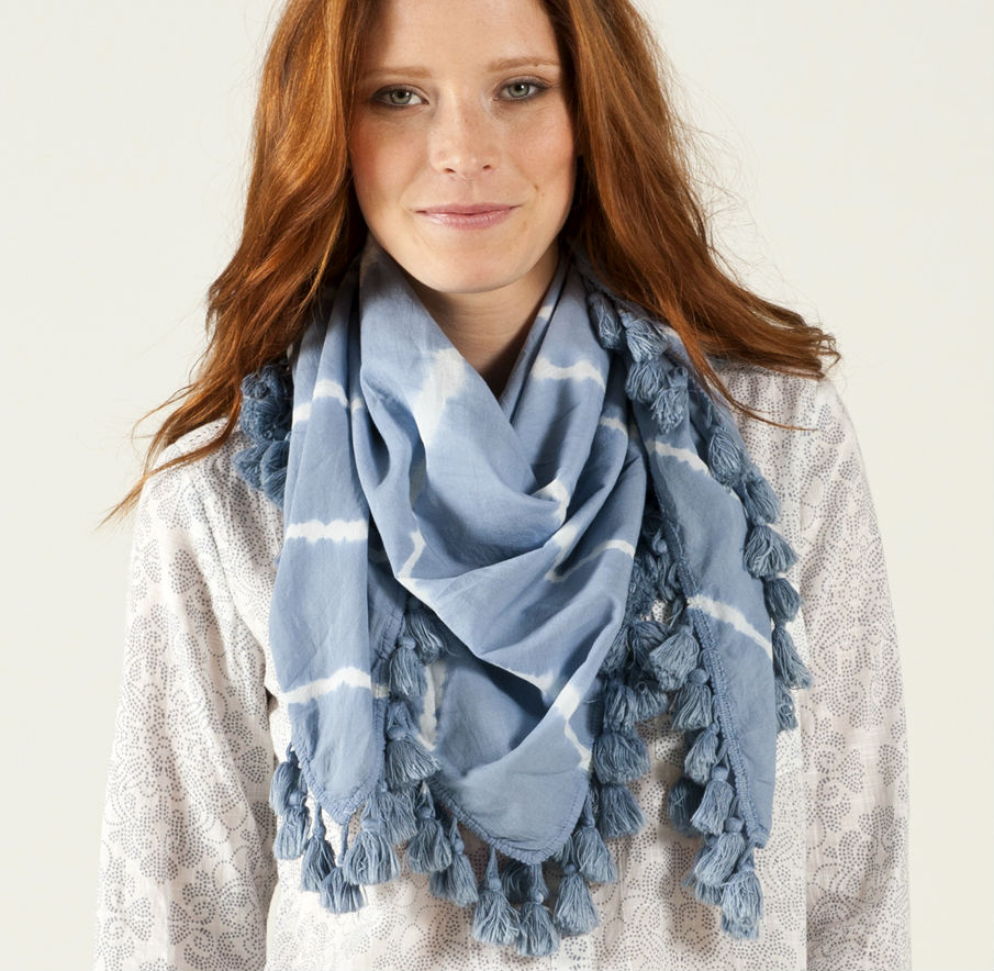 Mastering the Art of Scarf Styling: Versatile Ways to Amp up Your Look Mastering the Art of Scarf Styling: Versatile Ways to Amp up Your Look